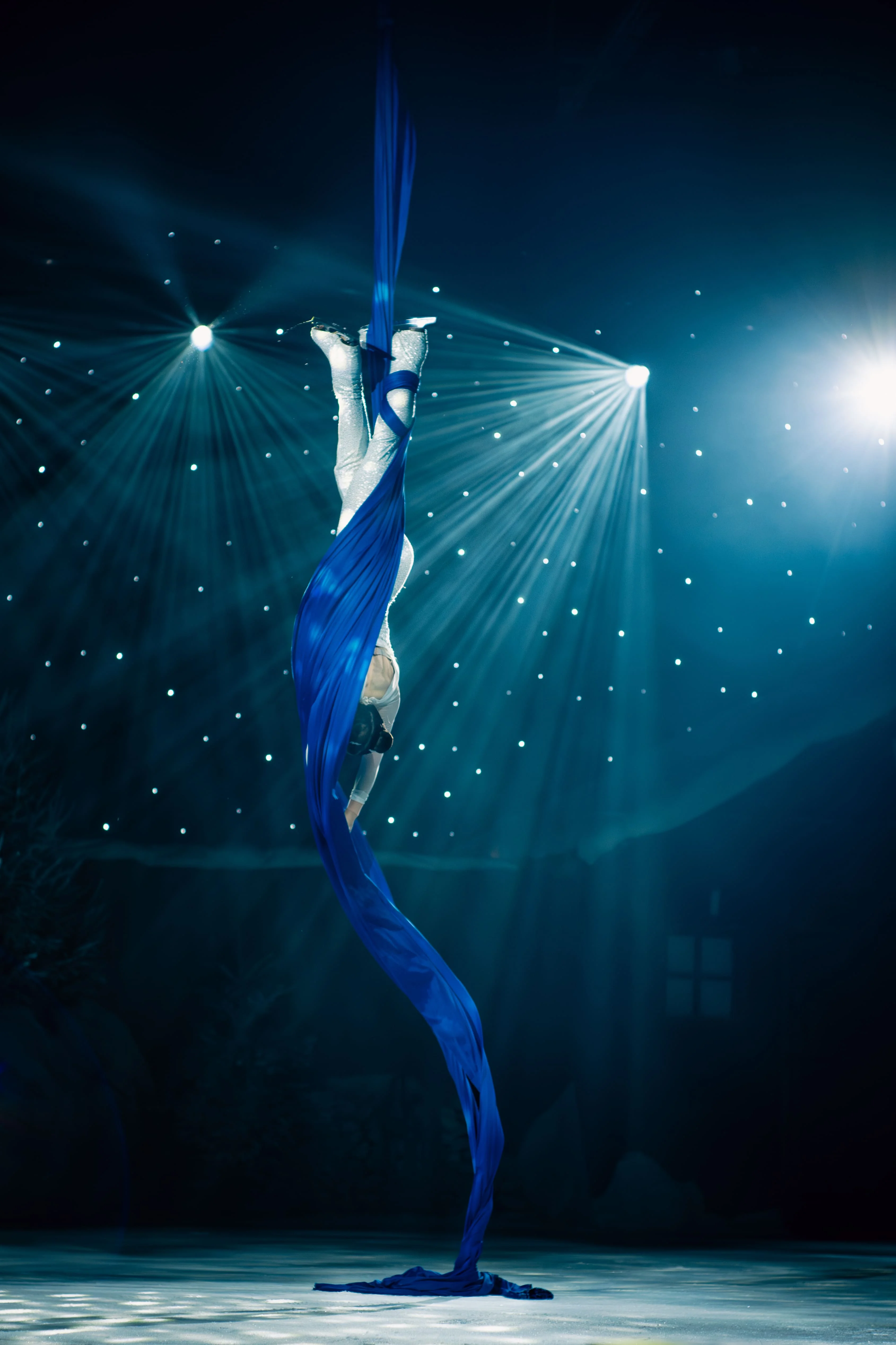 Ice Show Walibi - Patineuse exécutant une figure artistique